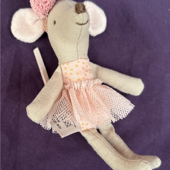 Maileg bundle LITTLE SISTER DANCE MOUSE Rose NWOT no daybed +3 tiny wire hangers - Picture 4 of 11